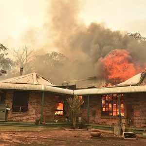 استراليا نيو ساوث ويلز تعلن حالة الطوارئ مع اقتراب حرائق